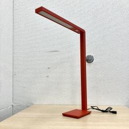 【法人様限定！来店予約で中古商品8％OFF！9月末まで　岐阜店】
【空間のアクセントに！鮮やかなオレンジレッドのLEDライト！】

■オカムラ製　リニエシリーズ　LEDライト　オレンジレッド
■デスク周りやワークスペースの照明として活躍し、オフィス空間に明るくスタイリッシュな印象をプラス！
■目を引くオレンジレッドカラーで、デスク周りのアクセントにもおすすめ。LEDライト・デスクライト・デスク照明・オフィス照明・手元照明をお探しの方にもおすすめです！【okamura Linier】