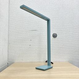【法人様限定！来店予約で中古商品8％OFF！9月末まで　岐阜店】
【デスクをやさしく照らす！空間に馴染むセージカラーのLEDライト！】

■オカムラ製　リニエ　LEDライト　セージ
■デスク周りの手元照明として、オフィス・ワークスペース・テレワーク環境などを快適に整えたい方におすすめ！
■落ち着きのあるセージカラーが魅力で、デスク周りをすっきりとした印象に。デスクライト・LEDライト・手元照明・オフィス照明・卓上ライトをお探しの方にもおすすめです！【okamura LINIE】