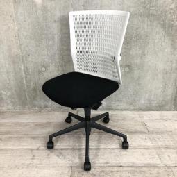 【シンプルなデザインの中に柔軟さと耐久性を兼ね備えたワークチェア！】■ウチダ(UCHIDA)製　アクトディア(Actdia)チェア　肘無ハイバック　■ホワイトフレーム×ブラック脚【AD】