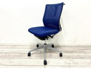 【定価約20万円】【高級メッシュチェアの定番！役員用にも最適！】■オカムラ（oakmura）製　コーラル（Choral）シリーズ　ハイバック　背面メッシュ　■可動肘　■ミディアムブルー【SS】