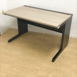 【中古では希少なブラック×ナチュラル(木目)の平机が入荷！　コンパクトサイズの幅1000㎜です！】■イトーキ(ITOKI)製　CZRシリーズ　平机　W1000㎜　■ブラック×ナチュラル(木目)　■引き出し有り　≪リクルーティング・採用強化≫≪モチベーションUP・やる気向上≫≪ウェルビーイング≫