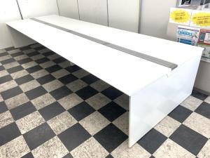 【関西倉庫入荷】■オカムラ/プロユニットフリーウェイ　フリーアドレスデスク　幅4200㎜×奥行1400mm　■天板ホワイト×脚ホワイト【6名での利用に最適なサイズ！】【中古家具】【大阪】