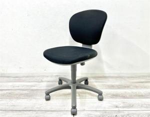 ③/27【西】～長期使用を想定した安心設計～　コクヨ　レグノ　肘無し　ブラック　【チェア】【椅子】【イス】【事務椅子】【デスク】【机】【書庫】【書棚】【棚】【ラック】【収納】【メーカー】【レイアウト変更】【模様替え】