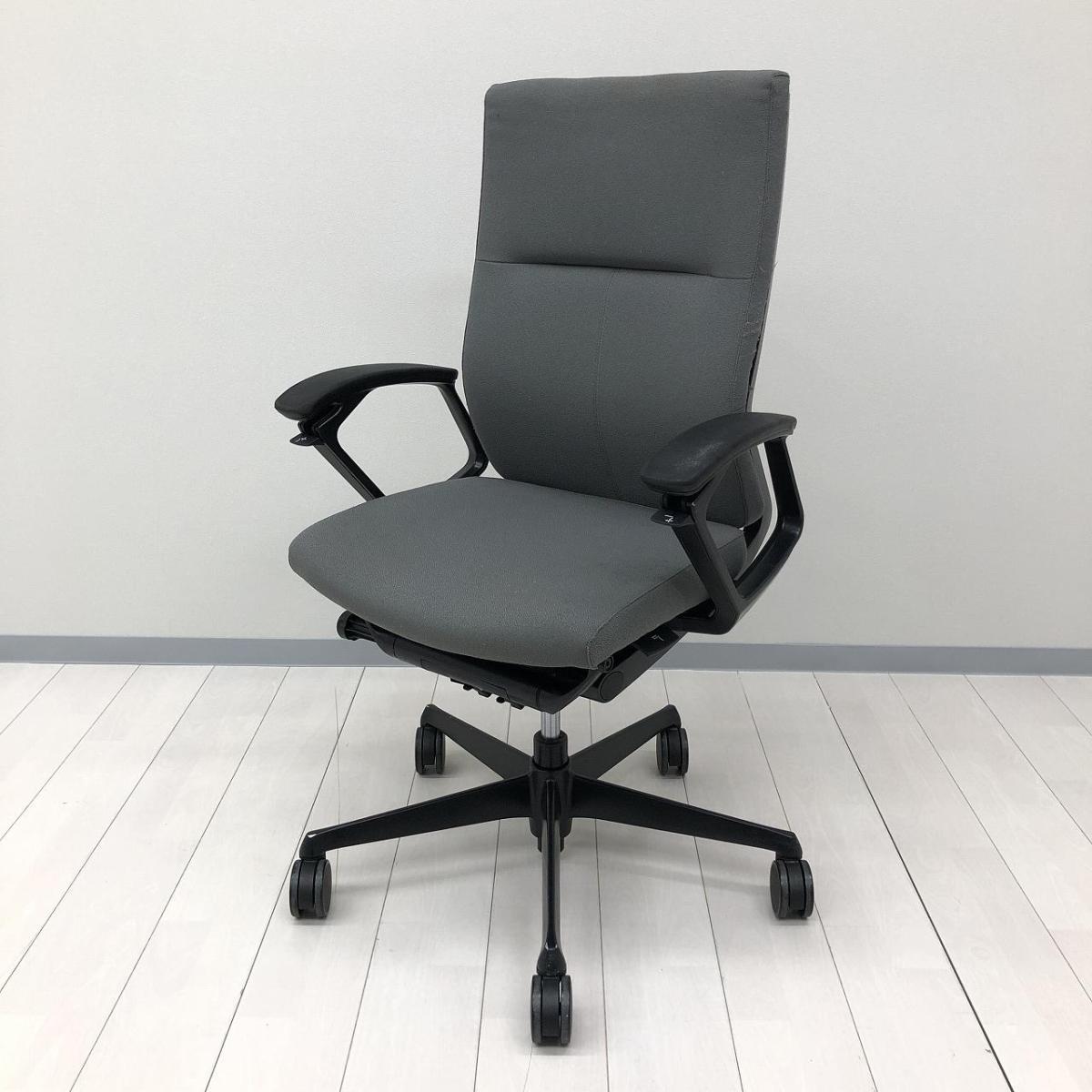 中古】デュークチェア CZ55ZR オカムラ/okamura 肘付ハイバックチェア