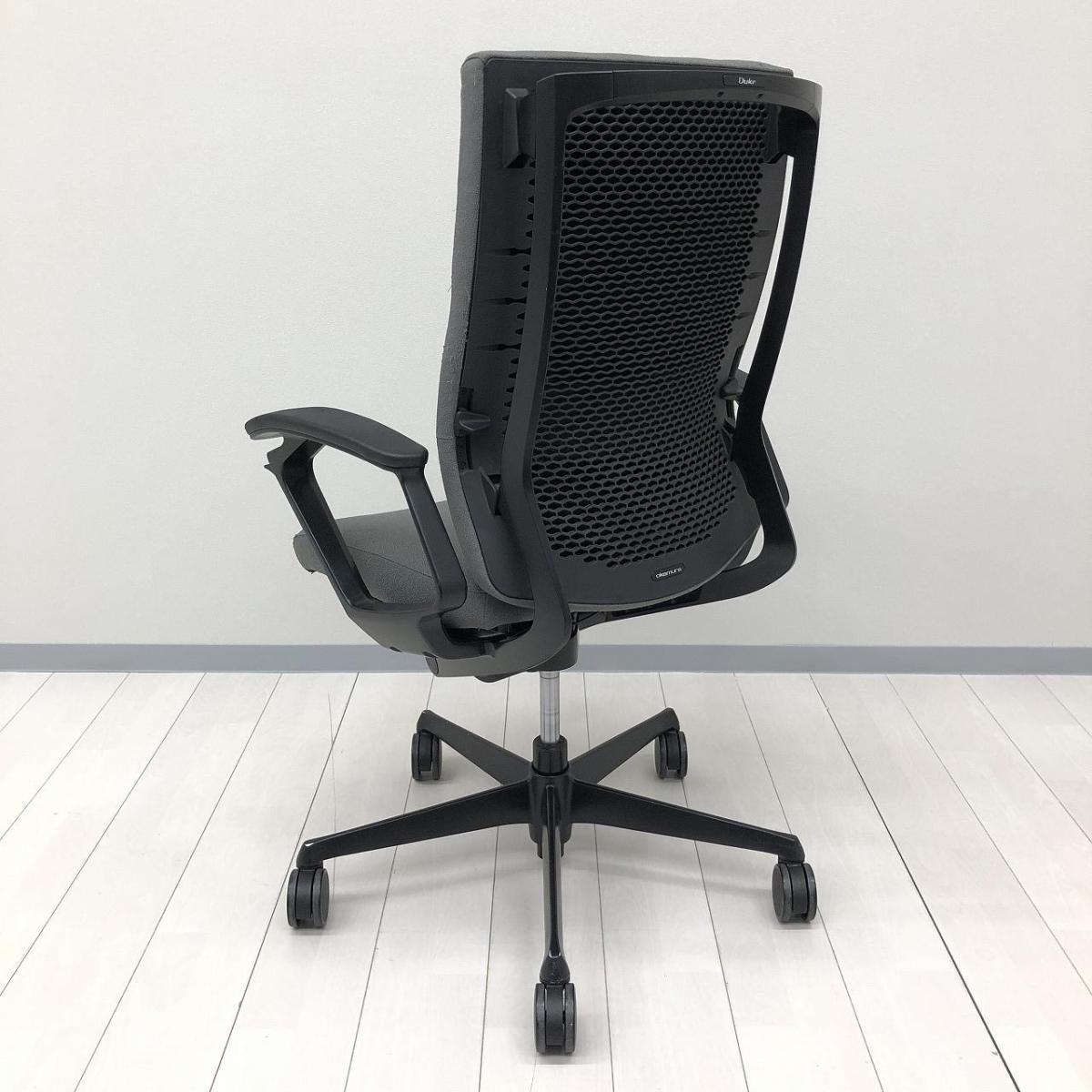 中古】デュークチェア CZ55ZR オカムラ/okamura 肘付ハイバックチェア 中古】デュークチェア CZ55ZR オカムラ/okamura 肘付ハイバックチェア