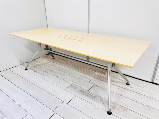 【訳アリ】【配線ダクト受け欠品】■イトーキ/ミーティングテーブル/幅1800mm奥行900mm■木目調ナチュラル天板(T9)