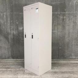 【コンパクトサイズの2人用ロッカー！しっかり収納＆シリンダー錠でセキュリティ面も安心！】■コクヨ(KOKUYO)製　LKロッカーシリーズ　2人用更衣ロッカー　縦型ロッカー　W600×D520㎜　■ニューグレー　■シリンダー錠【移転や増員の際におすすめ】【弊社使用欄：A01096865】