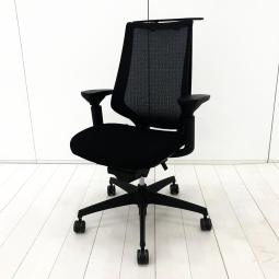 【様々な体型や姿勢にも柔軟にフィット！座り心地抜群の肘付きハイバックチェア！】■コクヨ（KOKUYO）製　デュオラメッシュチェア　肘付き　ハイバック　■可動肘　■背面メッシュ　■ブラック×ブラックフレーム/603840　オフィスバスターズ　水戸サテライト　大子町　北茨城市　高萩市　日立市　常陸太田市　常陸大宮市　那珂市　東海村　ひたちなか市　城里町 水戸市　笠間市　茨城町　大洗町　小美玉市