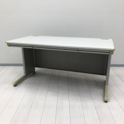 【ワークスペース充実!スタンダードなデザインで使いやすい!人気の横幅1400㎜!】■オカムラ(okamura)製 SDシリーズ 平デスク W1400mm ■配線口/引き出し付き ■ライトグレー ※日焼け有 【弊社使用欄:A01089476】【SH】