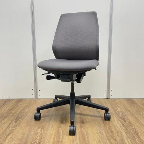 【中古】ニンバスチェア  ウチダ（UCHIDA) 肘無ローバックチェア