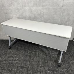 【中古】THP-154S1-W9 イ/イトーキのフラップ式会議用テーブル「HX」！天板折りたたみ・キャスター・棚・幕板付き！/福岡で中古オフィス家具、会議用テーブルをお探しならオフィスバスターズ福岡博多店へお気軽にお問い合わせください！　#格安　#スタックテーブル　#会議用テーブル　#幕板付き
