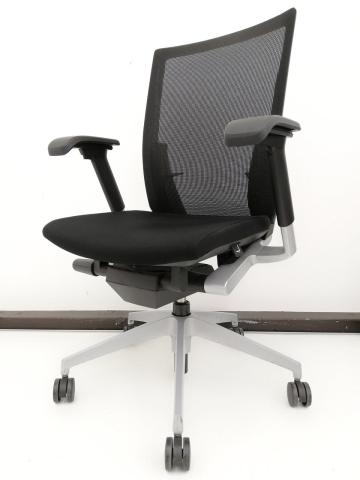 【中古】ヴェントチェア  イトーキ（ITOKI） 肘付ハイバックチェア