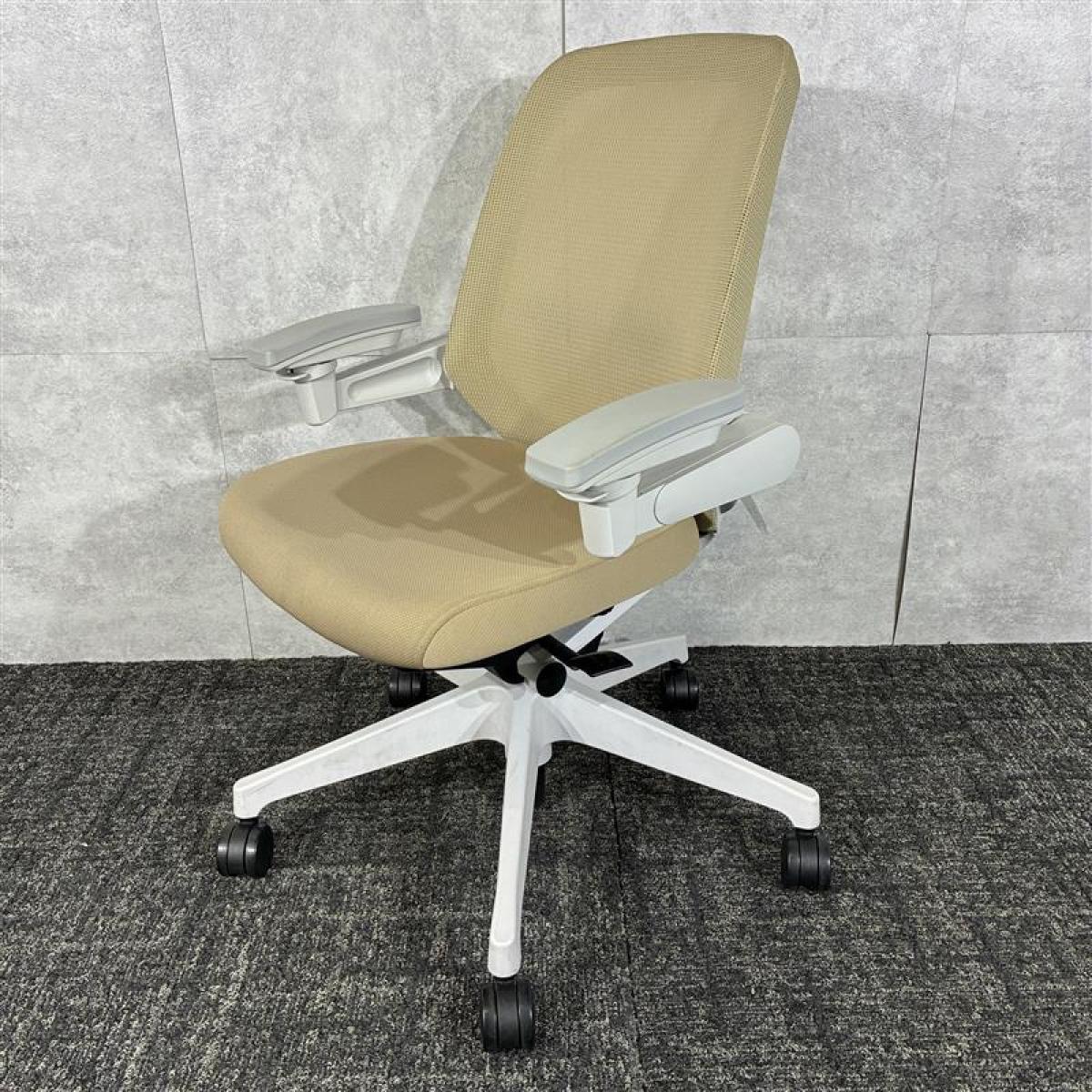 スナ　イトーキ パソコンチェア ベージュ デスクチェア 中古】ノート メッシュ イトーキ/ITOKI 肘付ローバックチェア 616490