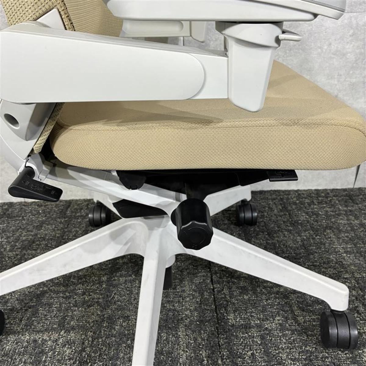 中古】ノート メッシュ イトーキ/ITOKI 肘付ローバックチェア 616490