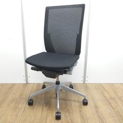 イトーキ製　ヴェント　ブラック　肘無し　ハイバック　メッシュ　シルバーメタリック脚　肘無しハイバックチェア！！