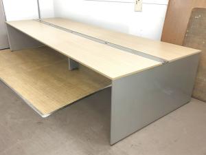 【中古】イトーキの人気フリーアドレスデスク「インターリンク」!W6000のワイドな天板で複数人のワークスペースを確保!天板ナチュラル×サイドシルバー!/福岡で中古オフィス家具、オフィスデスクをお探しならオフィスバスターズ福岡博多店へお気軽にお問い合わせください! #大型デスク #フリーアドレス #オフィスデスク #中古イトーキ #インターリンク