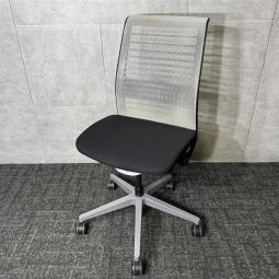 【在庫入替セール】【中古】スチールケース「シンクチェア」を特別価格でご提供！グレーカラーの肘無ハイバック仕様で、シンプルで使いやすいオフィスチェアです！/福岡で中古オフィス家具、オフィスチェアをお探しならオフィスバスターズ福岡博多店へお気軽にお問い合わせください！　#在庫入替セール　#オフィスチェア　#肘無ハイバック　#スチールケース　#シンクチェア