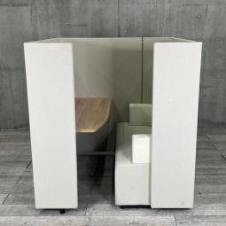 【倉庫在庫商品】【商談、ミーティングを快適に行えるワークブース！】■コクヨ（KOKUYO）製　ブラケッツシリーズ（Brackets）　集中ワークブース　1人用パーテーションブース　■ソファ/テーブル　■ホワイトブラウン　ライトベージュ　■ナチュラル天板/オススメ(おすすめ) /人気商品【弊社使用欄：A01076205】【AD】
