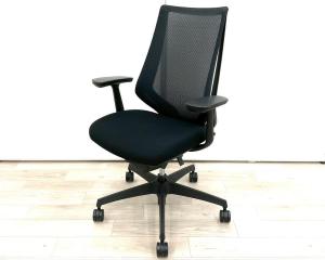 ■コクヨ（KOKUYO）製　■デュオラシリーズ　■肘付き/固定肘　■背面/メッシュ　■ブラック（black）　■オススメ/人気/定番商品【弊社使用欄：A01082866】