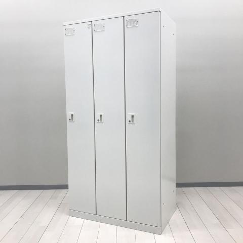 【コンパクトサイズの3人用ロッカー！個人の荷物・貴重品の管理にオススメ！】■イトーキ(ITOKI)製　クローレシリーズ　3人用更衣ロッカー　W900×D520×H1740㎜　■シリンダー錠　■ホワイト#愛知#名古屋#豊田#三重