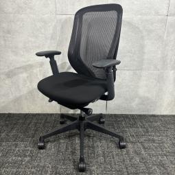 【中古】オカムラ「シルフィ」C685XR FHP1 肘付ハイバックチェア！ブラックカラーで使いやすい大人気のオフィスチェアです！/福岡で中古オフィス家具、オフィスチェアをお探しならオフィスバスターズ福岡博多店へお気軽にお問い合わせください！　#大人気　#オフィスチェア　#肘付ハイバック　#中古オカムラ　#シルフィ