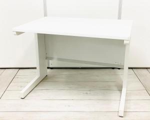 【幅1000㎜でコンパクト！　清潔感溢れる大人気ホワイトカラー！】■ウチダ(UCHIDA)製　スカエナ(SCAENA)シリーズ　Sタイプ　平机　W1000×D700×H720㎜　■ホワイト　■引出しなし　　【AD】