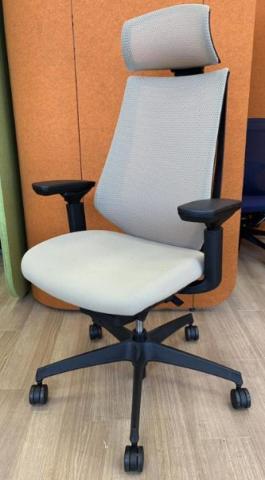 【中古】デュオラ メッシュ  コクヨ（KOKUYO） 肘付ハイバックチェア