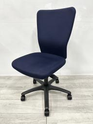 【オフィスの王道チェア！分厚いクッションとシンプルで使いやすい操作性！】■オカムラ（okamura）製　カロッツァ（Carrozza）チェア　ハイバック　肘無チェア　■ダークブルー×ブラック#愛知#名古屋#豊田#三重