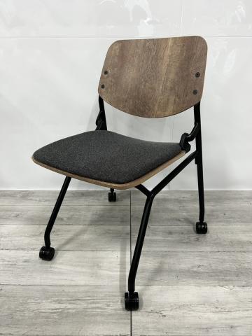 【希少なナチュラル調のネスティングチェア!】■オカムラ(Okamura) ライブスネスティングチェア (Lives Nesting Chair) ミーティングチェア ■ 座面:グレー ■木製シェル ■キャスター付き #愛知#名古屋#豊田#三重