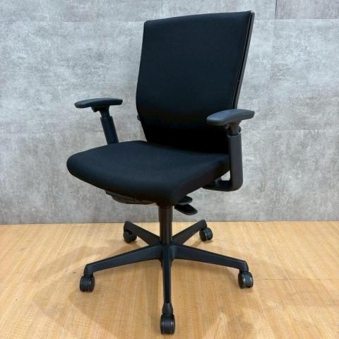 【中古】エスクード C495ZR FFW1 オカムラ（okamura） 肘付ハイバックチェア