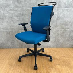 オカムラ製のオフィスチェア(事務椅子)【エスクードチェア】が入荷いたしました！　＊良品を格安で！「オフィスバスターズ福岡南店」は、福岡を拠点として、全国へ中古オフィス用品・オフィス家具を提供しております。