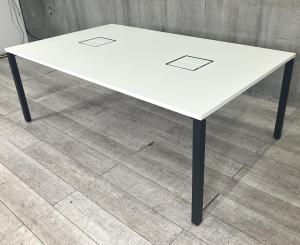 【スタイリッシュなデザインが人気の大型テーブル！】■コクヨ製　ワークテーブル　W2000×D1200×H720mm　配線ボックス付　ホワイト天板　ブラック脚　■4～6名程度でのご使用に最適！【KOKUYO　WORKFIT】【ABW】★