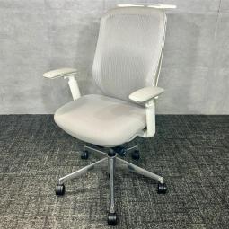 前傾機能付き！かつてないフィット感を実現したオフィスシーティング！！座り心地抜群の異硬度クッション搭載！ 
■オカムラ/シルフィー メッシュ（Sylphy）/ライトグレー×ホワイトシェル　デザインアーム付きチェア　肘付ハイバック　背面メッシュ