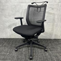 【中古】CW21ZB FBA1 人気のオカムラ「ヴィスコンテ」肘付きローバック！ブラックカラーで合わせやすく、コートハンガー付きで使い勝手にも優れたオフィスチェアです！/福岡で中古オフィス家具、オフィスチェアをお探しならオフィスバスターズ福岡博多店へお気軽にお問い合わせください！　#オフィスチェア　#肘付きローバック　#中古オカムラ　#ヴィスコンテ