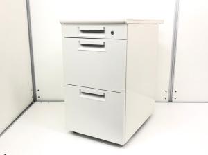 【デスク横に置いて収納と作業スペースを同時に確保！】■プラス（PLUS）製　LEEDシリーズ　３段脇机　H700mm　■シリンダー錠　■ホワイト ※横浜本店撮影画像※