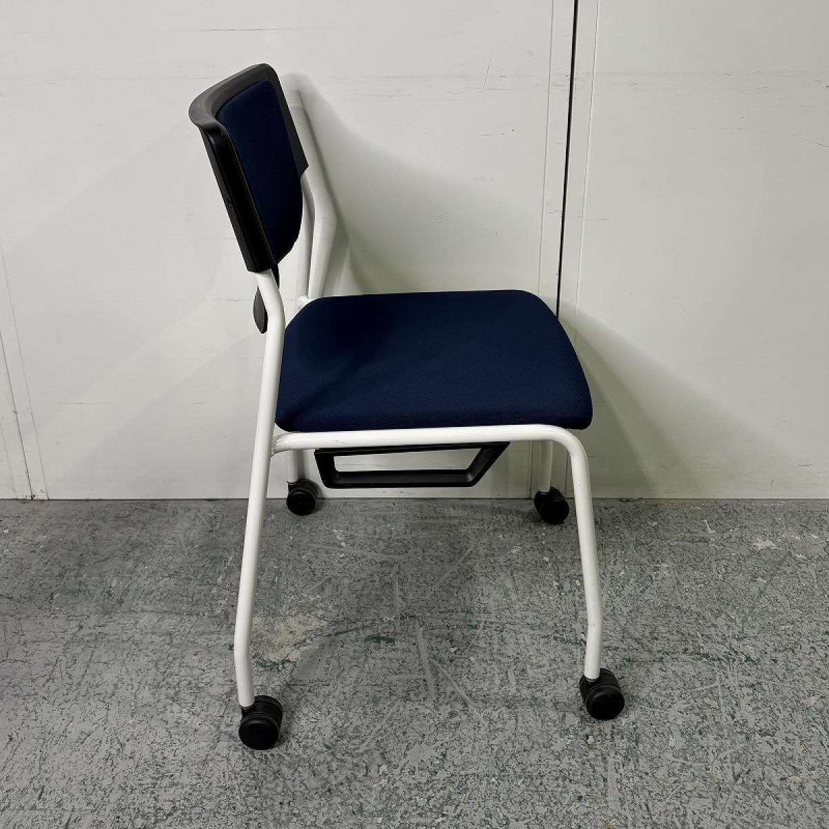 中古】エレック KLC-956GBW9T1B2 イトーキ/ITOKI スタッキングチェア