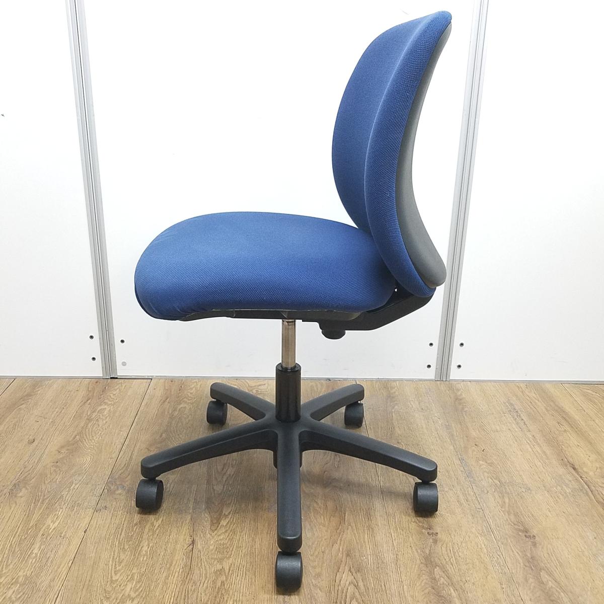 中古】ボニートチェア イトーキ/ITOKI 肘無ローバックチェア 618011