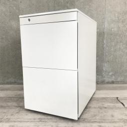 【フリアドデスクや平机の収納力アップに！ファイルや書類の収納に最適な3段ワゴン！】■オカムラ(okamura)製　プロユニット(Pro Unit)シリーズ　フリアド用　3段ワゴン　H650mm　■シリンダー錠　■ホワイト　【弊社使用欄：A01096262】