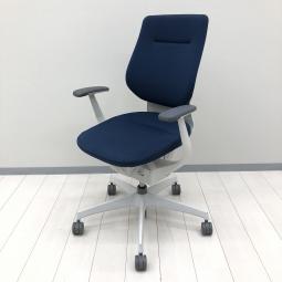 【限定1脚！】今大注目の人気チェア！前後左右のスムーズな動きを生む、360°グライディング！【固定肘】