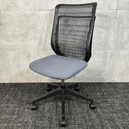 【ロット入荷】【中古】ウチダ「AJチェア」肘無ハイバックチェア！グレーカラーでさまざまなオフィスに合わせやすい、シンプルで使いやすいオフィスチェアです！/福岡で中古オフィス家具、オフィスチェアをお探しならオフィスバスターズ福岡博多店へお気軽にお問い合わせください！　#オフィスチェア　#肘無ハイバック　#中古ウチダ　#AJチェア　#グレー