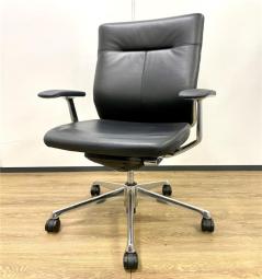 【革張りレア商品！】ミドルバック仕様のレザーチェアが入荷！役員室や応接室におすすめ！
■オカムラ/コーラル/ブラック/革張り
