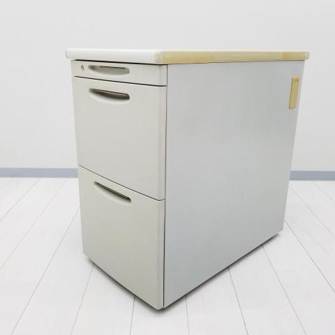 【9/29(火)入荷予定商品！】【収納と作業スペースを同時に確保できる３段脇机！】■オカムラ(okamura)製　SDシリーズ　脇机3段　W400×D700×H700㎜　■シリンダー錠　■ライトグレー　※日焼け有
