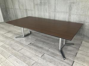 【在庫入替セール品！】広々2400mmで会議も快適な上質テーブル！高級感溢れる応接室・会議室の定番商品！
■オカムラ/ラティオⅡ/ネオウッドダーク