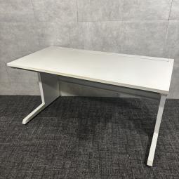 【ロット入荷】【中古】CZRP-370-W9 イトーキ「CZR」平机 W1400！シンプルで使いやすいデザインで、複数台導入にもおすすめのオフィスデスクです！/福岡で中古オフィス家具、オフィスデスクをお探しならオフィスバスターズ福岡博多店へお気軽にお問い合わせください！　#オフィスデスク　#平机　#中古イトーキ　#CZR　#ロット商品