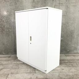 【定価約　円】【書類の収納スペースを増やしたい方に！収納力抜群な観音開きタイプのキャビネット】■イトーキ(ITOKI)製　シンライン(THIN LINE)シリーズ　両開き書庫　ローキャビネット　H1120㎜　■天板付き　■シリンダー錠　■ホワイト