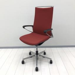【スタイリッシュさが人気のオフィスチェア！インナーメッシュ構造による優しく包み込む座り心地！】■オカムラ(okamura)製　モード(mode)シリーズ　肘付ハイバック　■座面・背面：クッション　■デザインアーム（サークル型・固定肘）　 ポリッシュ脚　■レッド【CU】【関東倉庫在庫品】【弊社使用欄：A01086464】