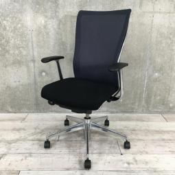 【会議室用にもおすすめ!上半身の動きにフィットする体を包み込むメッシュ張地!】■コクヨ(KOKUYO)製 フォスターシリーズ 肘付き ハイバック ■背面メッシュ ■固定肘 ■ブラック
