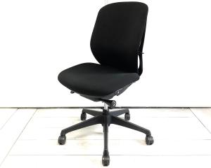 【在庫入替セール品！】【大人気の高機能チェア！】　■Okamura（オカムラ）　Sylphy（シルフィー ）　ブラック
■ローバック　ファブリック　肘無し