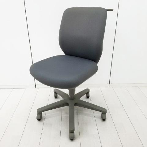 【体にフィットするダブルクッション構造!快適さと集中力をキープ!】■コクヨ(KOKUYO)製 セディスタ(SEDISTA)チェア 肘無ローバック クッションタイプ ■ウレタンキャスター ■コートハンガー付き ■グレー/619015 オフィスバスターズ 水戸サテライト 大子町 北茨城市 高萩市 日立市 常陸太田市 常陸大宮市 那珂市 東海村 ひたちなか市 城里町 水戸市 笠間市 茨城町 大洗町 小美玉市