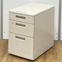 (T10)【商品入替のため、残り1台限り】コクヨ製　BS　ニューグレー　W390xD595xH610サイズ　最上段深型　ワゴン　デスクインワゴン　シリンダー　高品質で人気のKOKUYO製品！　スタンダードなデザインで使いやすい！　3段ワゴン！！